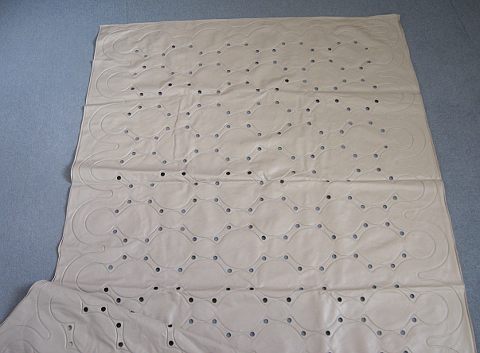 alternating pressure mattress with holes